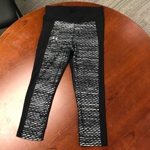 Under Armour Black White Workout Leggings Capris S
